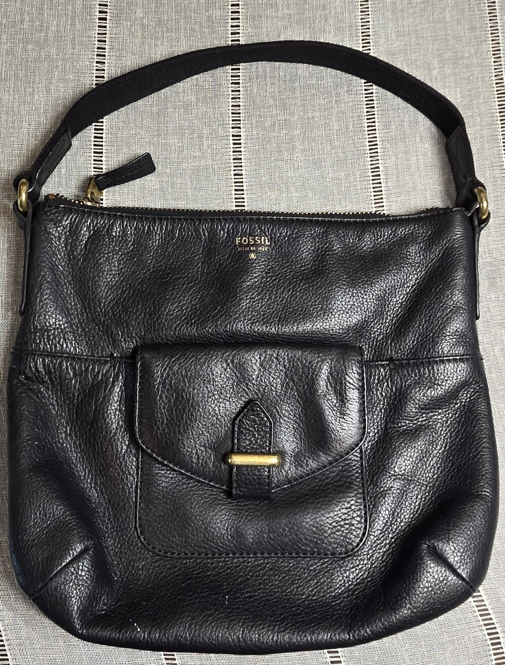 Fossil Black Pebbled Leather Shoulder Bag with Gold Hardware - Picture 1 of 12